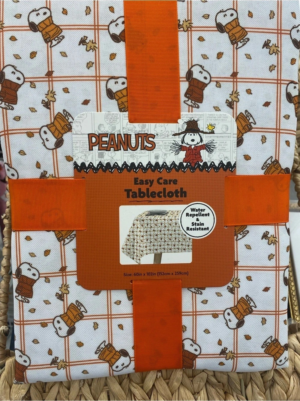 Brand new! Peanuts Easy Care Tablecloth Checkered Orange & White
